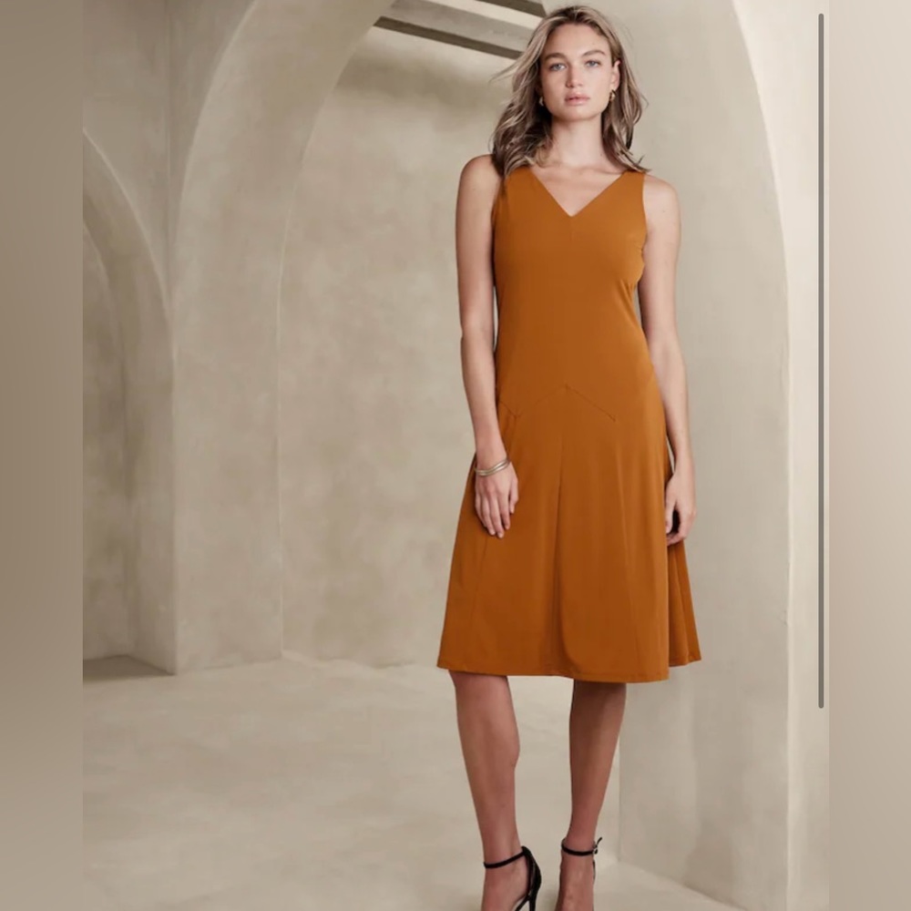 Banana Republic SLEEVELESS DROP-WAIST MIDI DRESS